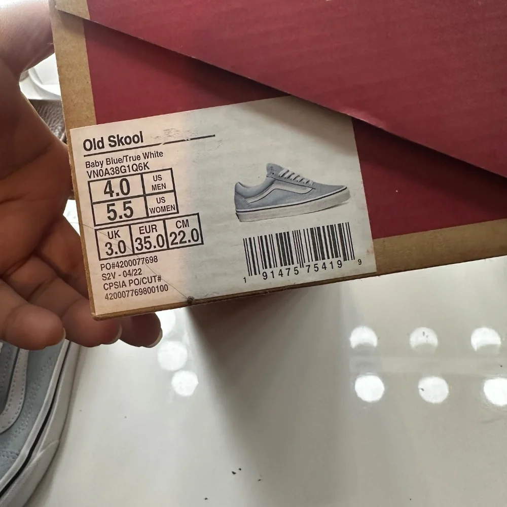 Vans - Picture 2 of 3